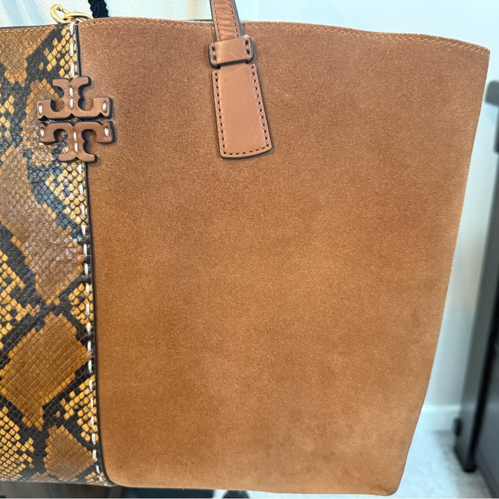 Tory Burch Elegant Snakeskin and Suede Tote Bag - Picture 4 of 15
